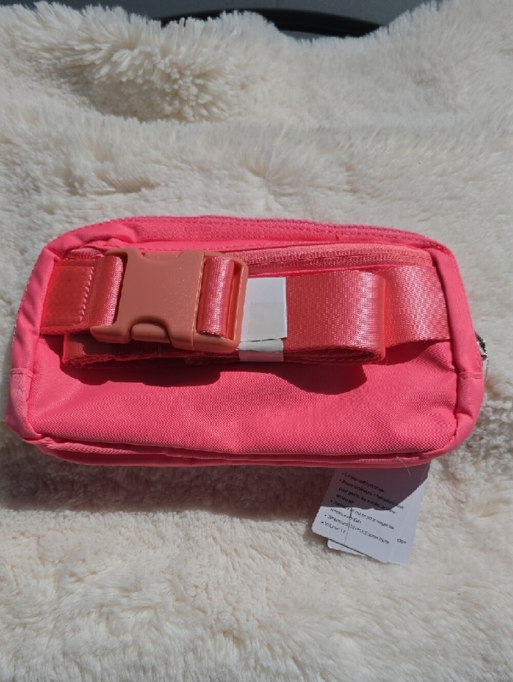 lululemon athletica Everywhere Belt Bag - Bright Pink - Picture 4 of 5